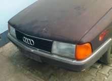 Dezmembrez Audi 100