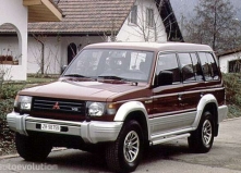 Dezmembrez Mitsubishi Pajero