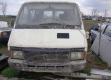 Dezmembrez Renault Trafic