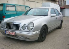 Dezmembrez Mercedes E 290