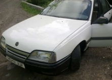 Dezmembrez Opel Omega