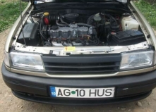 Dezmembrez Opel Vectra