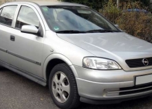 Dezmembrez Opel Astra