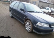 Dezmembrez Volvo V40 1998