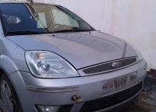 Bara fata Ford Fiesta