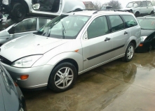 Dezmembrez Ford Focus 2000