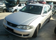 Dezmembrez Opel Vectra 2002