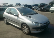 Dezmembrez Peugeot  206 2001