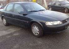 Dezmembrez Opel Vectra